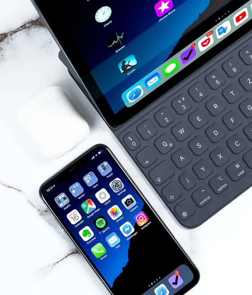 Kind in Schaukel statt Tablet
